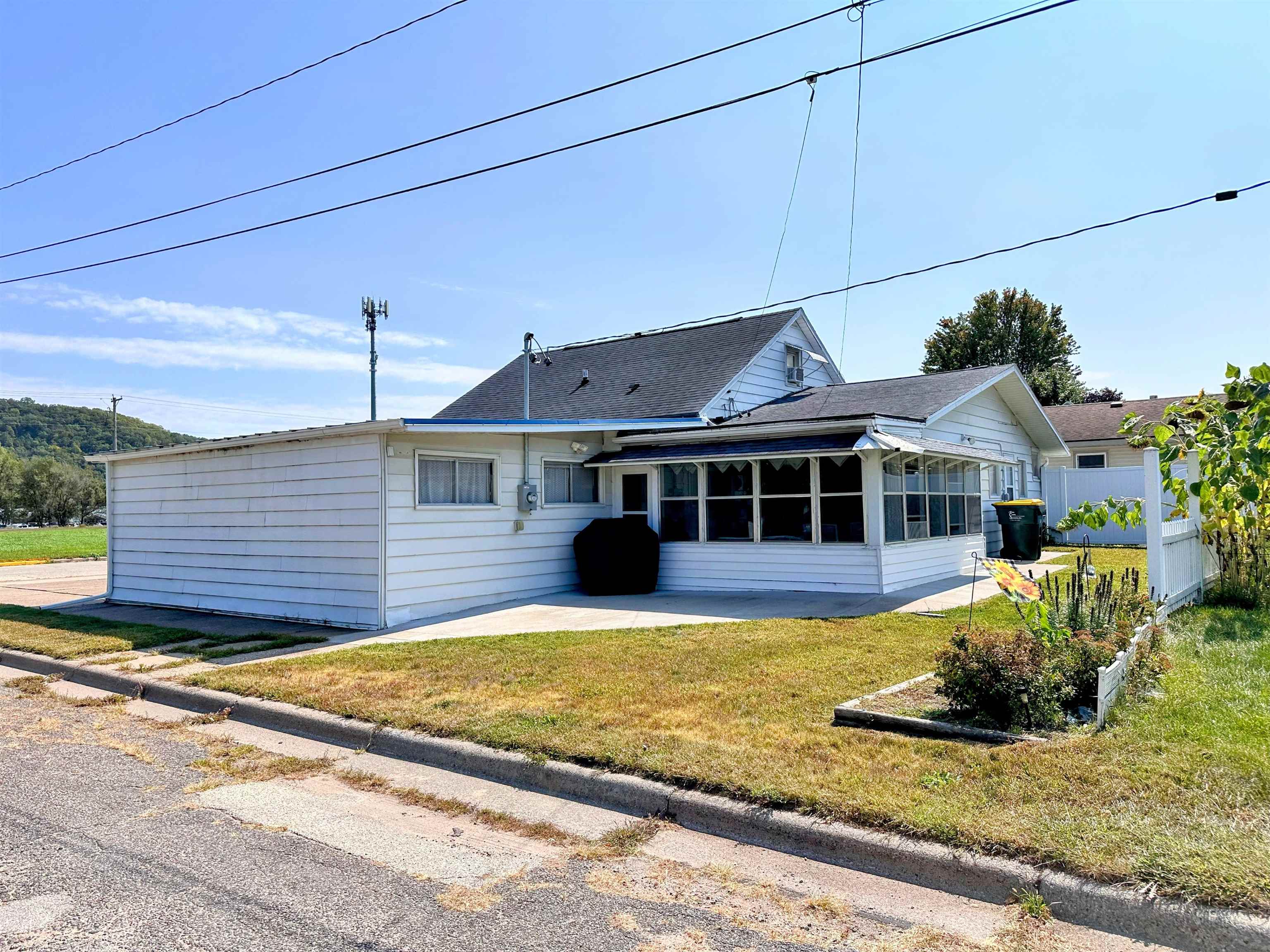 731 North Michigan Street Prairie du Chien, WI 53821 - Photo 3 of 26