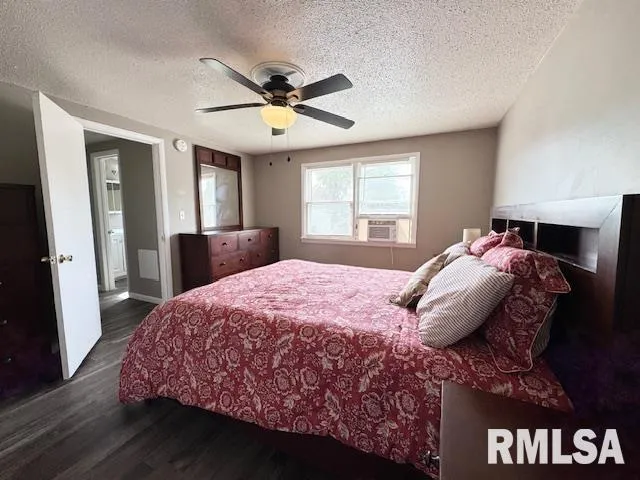 $162,900 | 2205 Melanie Lane, Marion, IL 62959