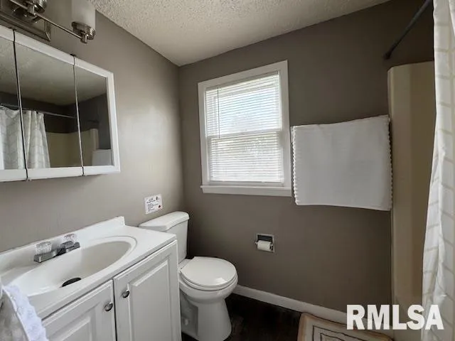 $162,900 | 2205 Melanie Lane, Marion, IL 62959