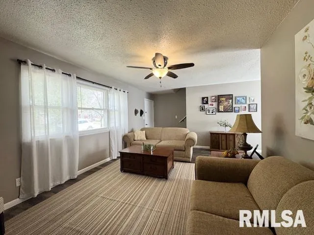 $162,900 | 2205 Melanie Lane, Marion, IL 62959