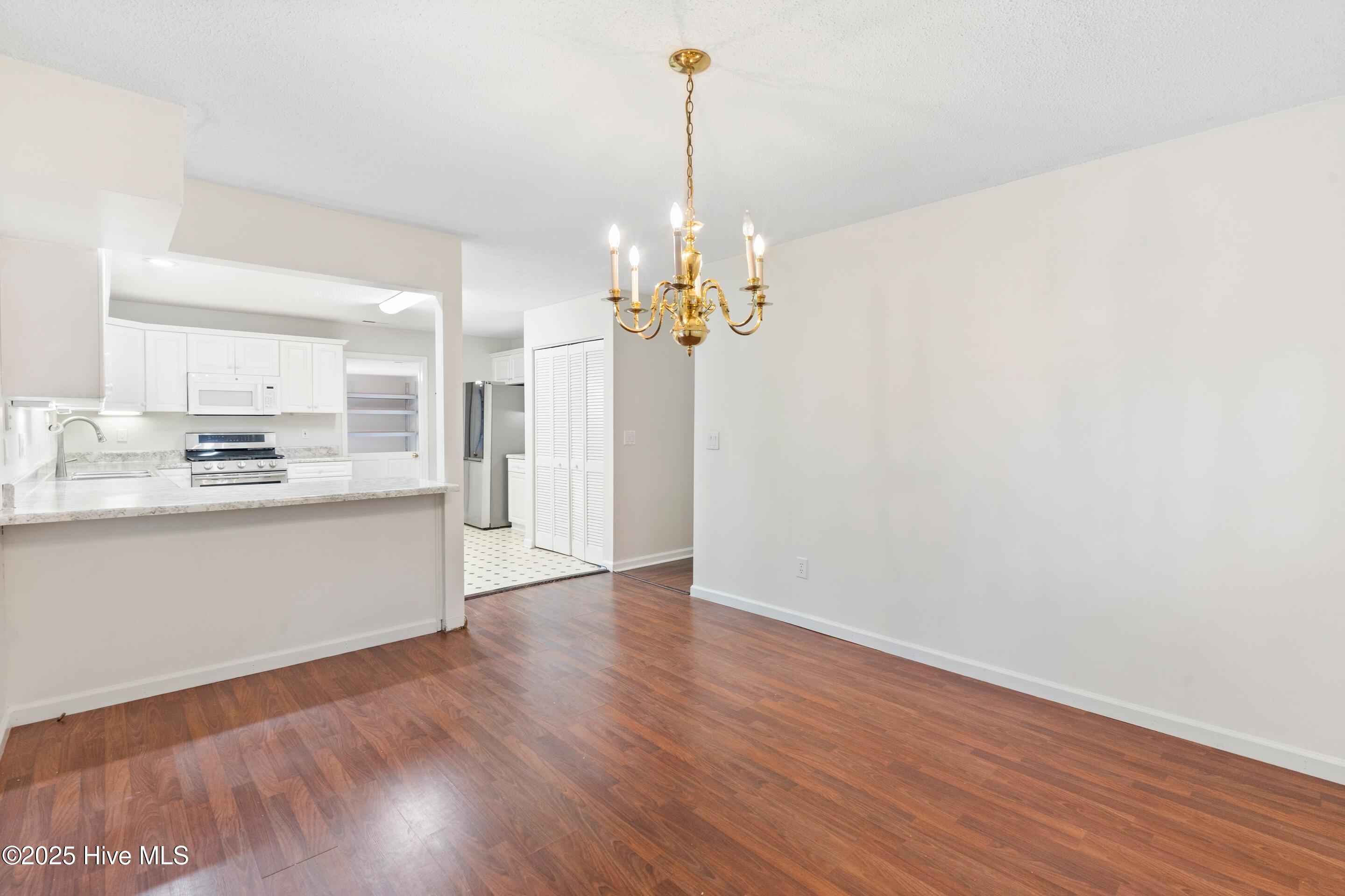 278 Batson Road Hampstead, NC 28443 - Photo 12 of 54 Dining Room/Kitchen