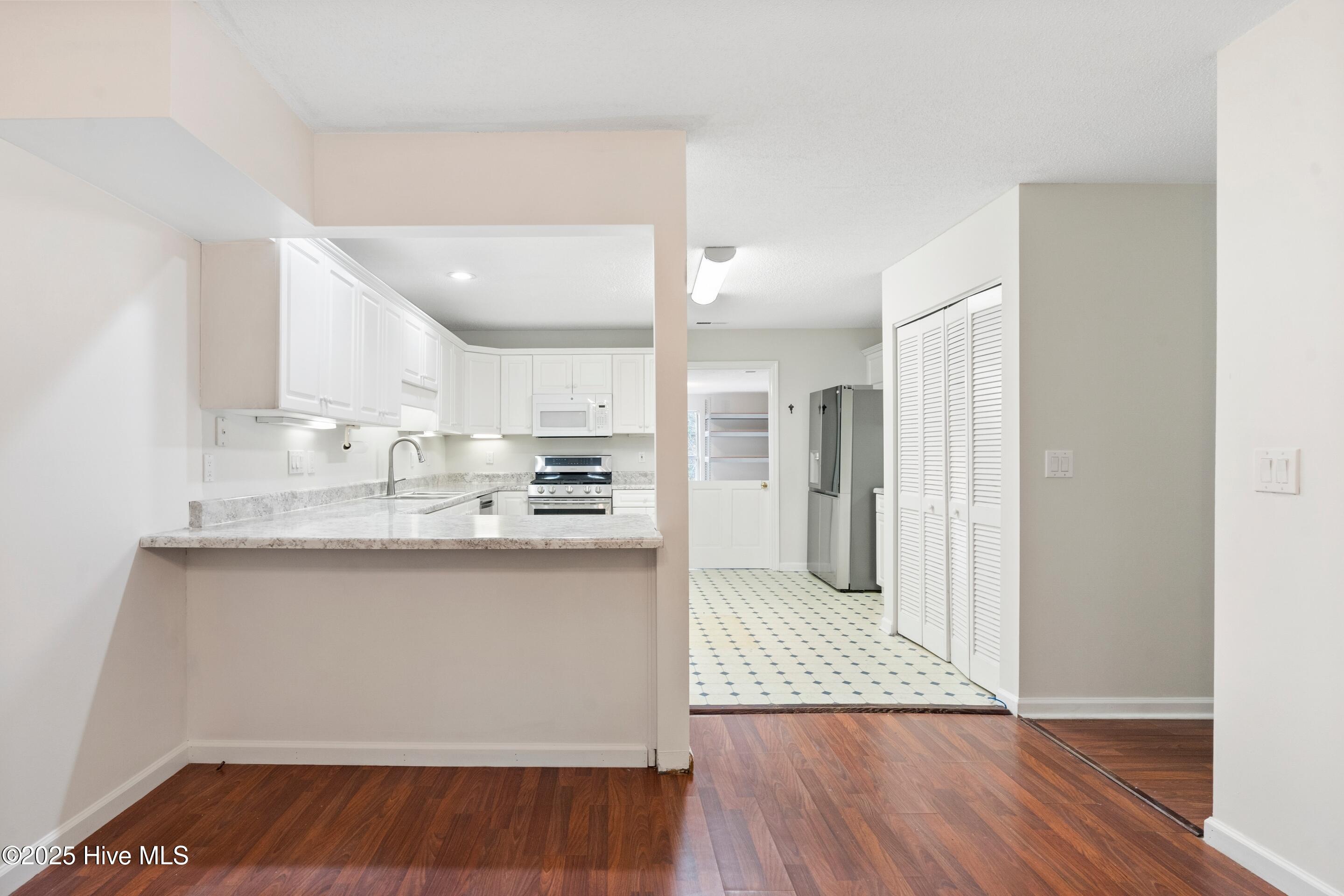 278 Batson Road Hampstead, NC 28443 - Photo 14 of 54 Kitchen