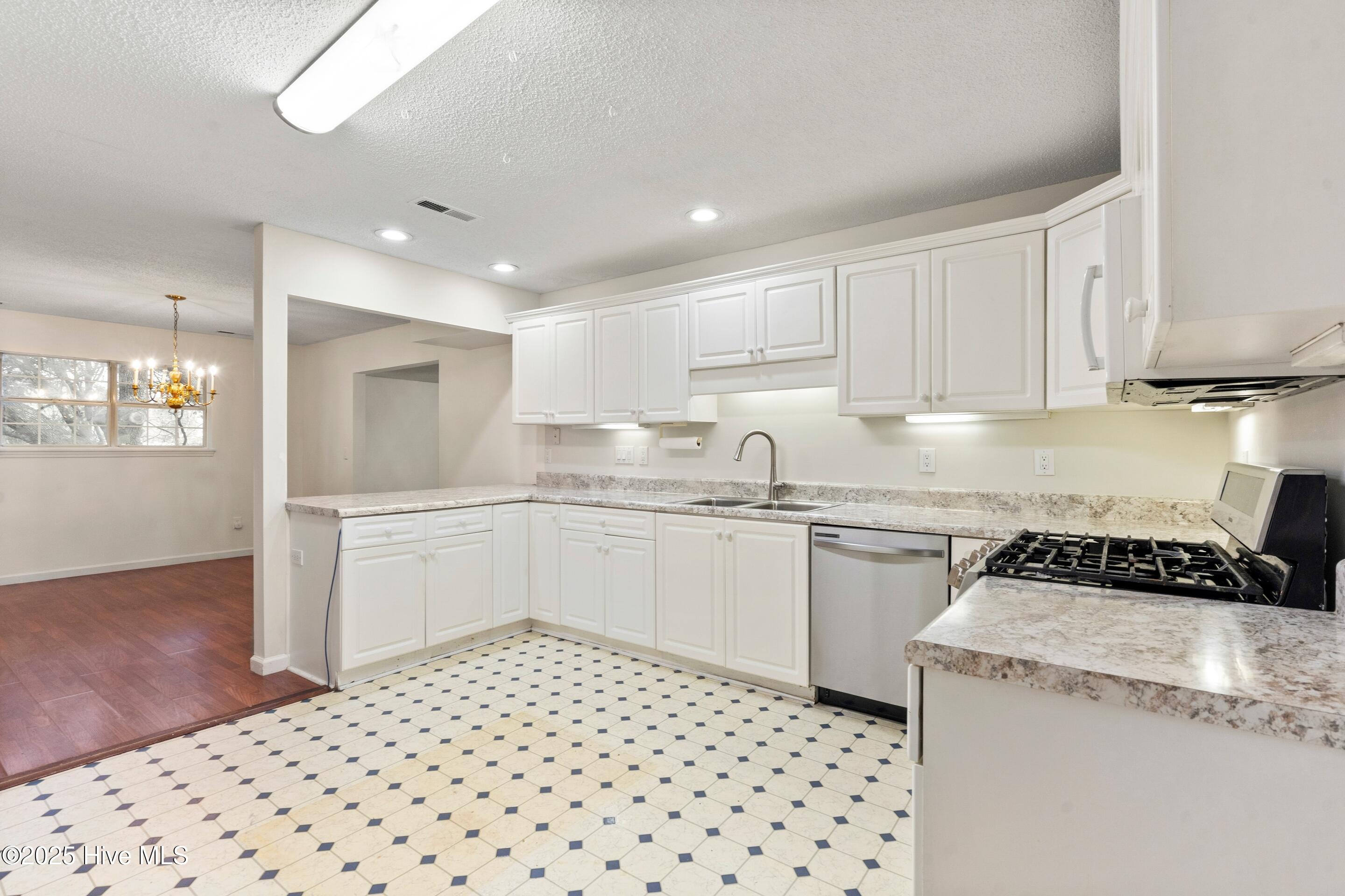 278 Batson Road Hampstead, NC 28443 - Photo 17 of 54 Kitchen
