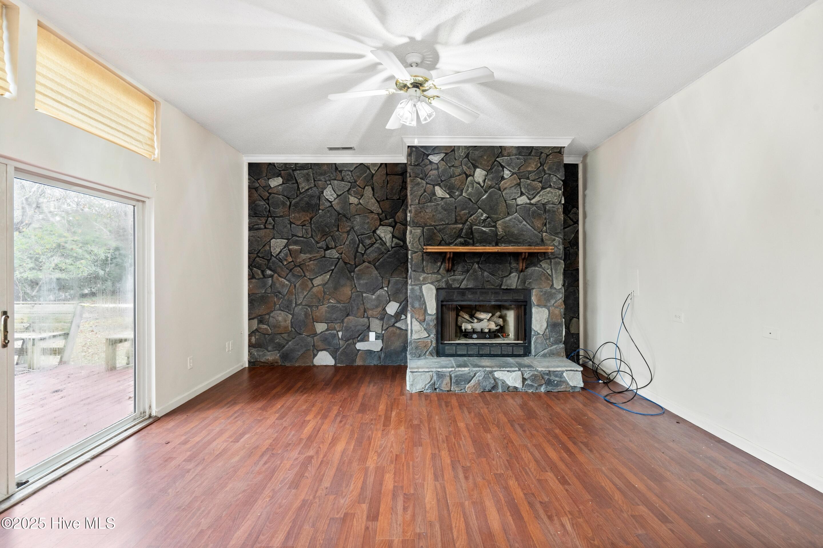 278 Batson Road Hampstead, NC 28443 - Photo 28 of 54 Family Room