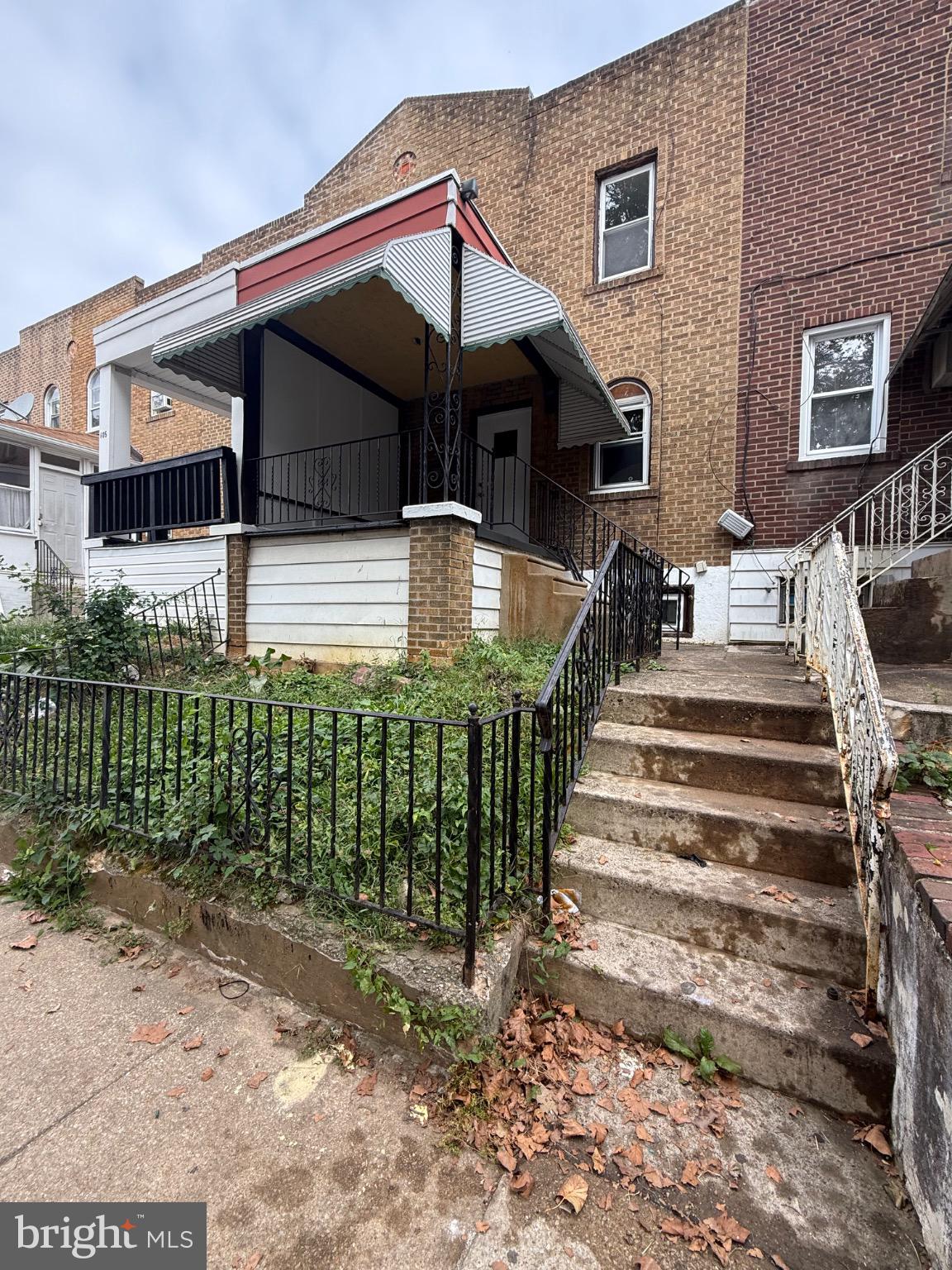 607 Littlecroft Road Upper Darby, PA 19082 - Photo 31 of 34 a front view of a house with a yard
