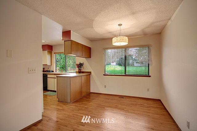 17560 Southeast 136th Street Renton, WA 98059 - Photo 3 of 11