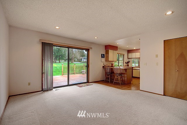 17560 Southeast 136th Street Renton, WA 98059 - Photo 4 of 11