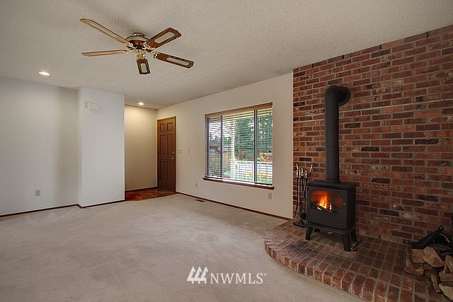 17560 Southeast 136th Street Renton, WA 98059 - Photo 5 of 11