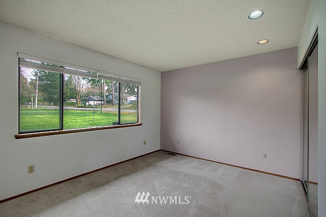 17560 Southeast 136th Street Renton, WA 98059 - Photo 6 of 11