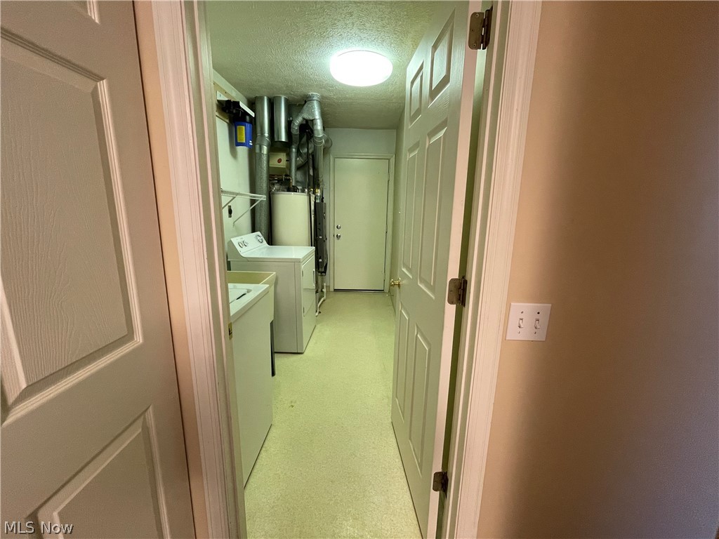 641 Stoney Ridge, Unit 83 Cleveland, OH 44143 - Photo 26 of 27 Laundry Room to Garage