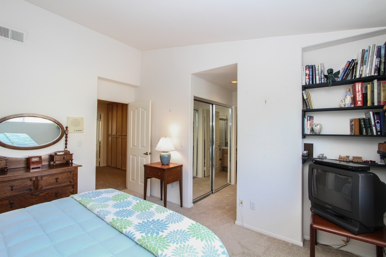 5155 Renaissance Avenue, Unit B San Diego, CA 92122 - Photo 15 of 25