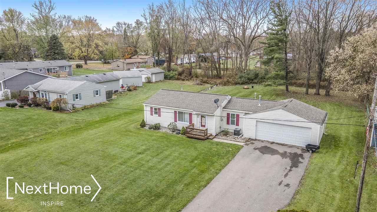 6035 Deland Road Flushing, MI 48433 - Photo 2 of 28