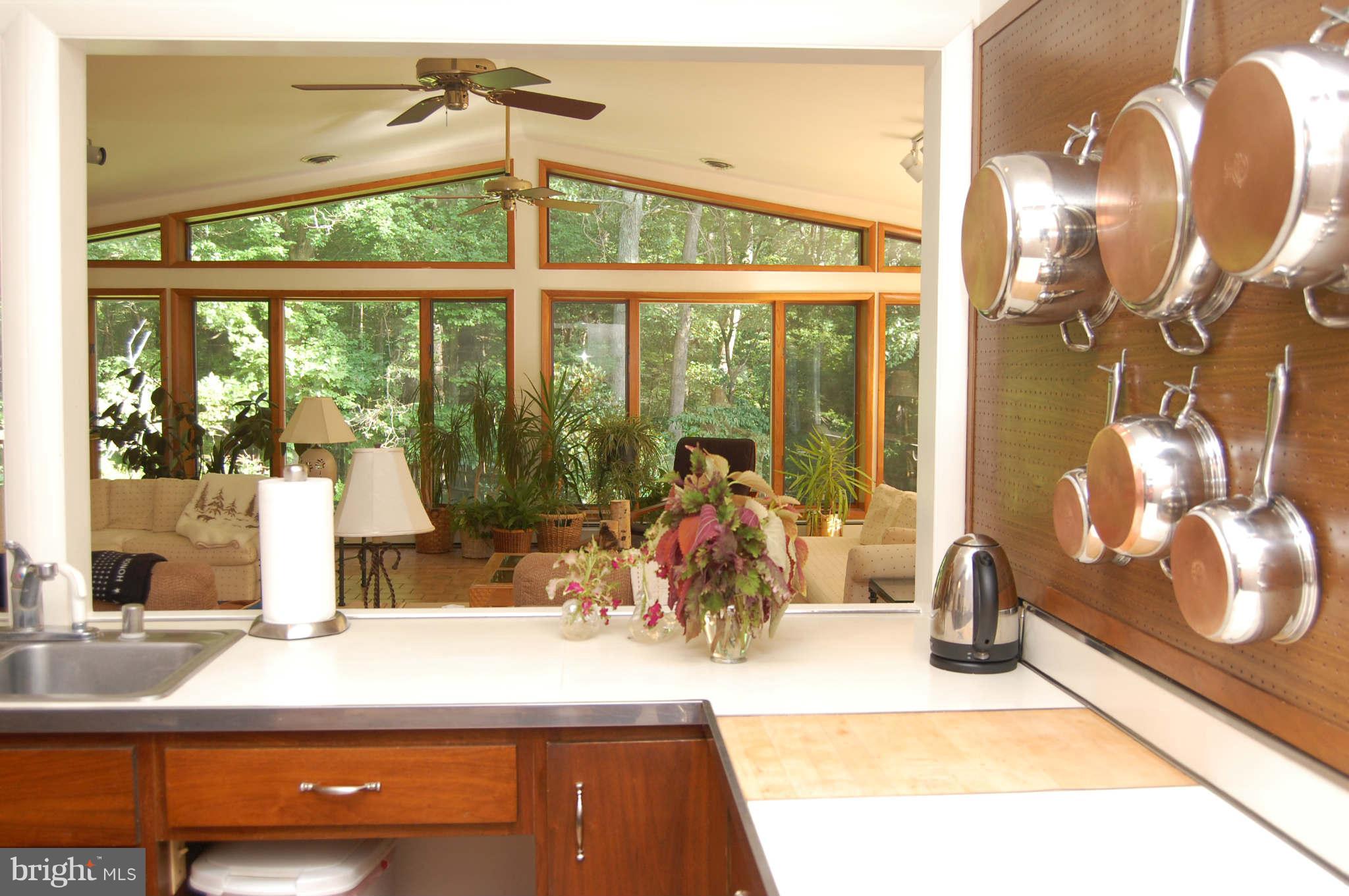5525 Green Bridge Road Dayton, MD 21036 - Photo 15 of 30 Kitchen w/passthrough to Family Room