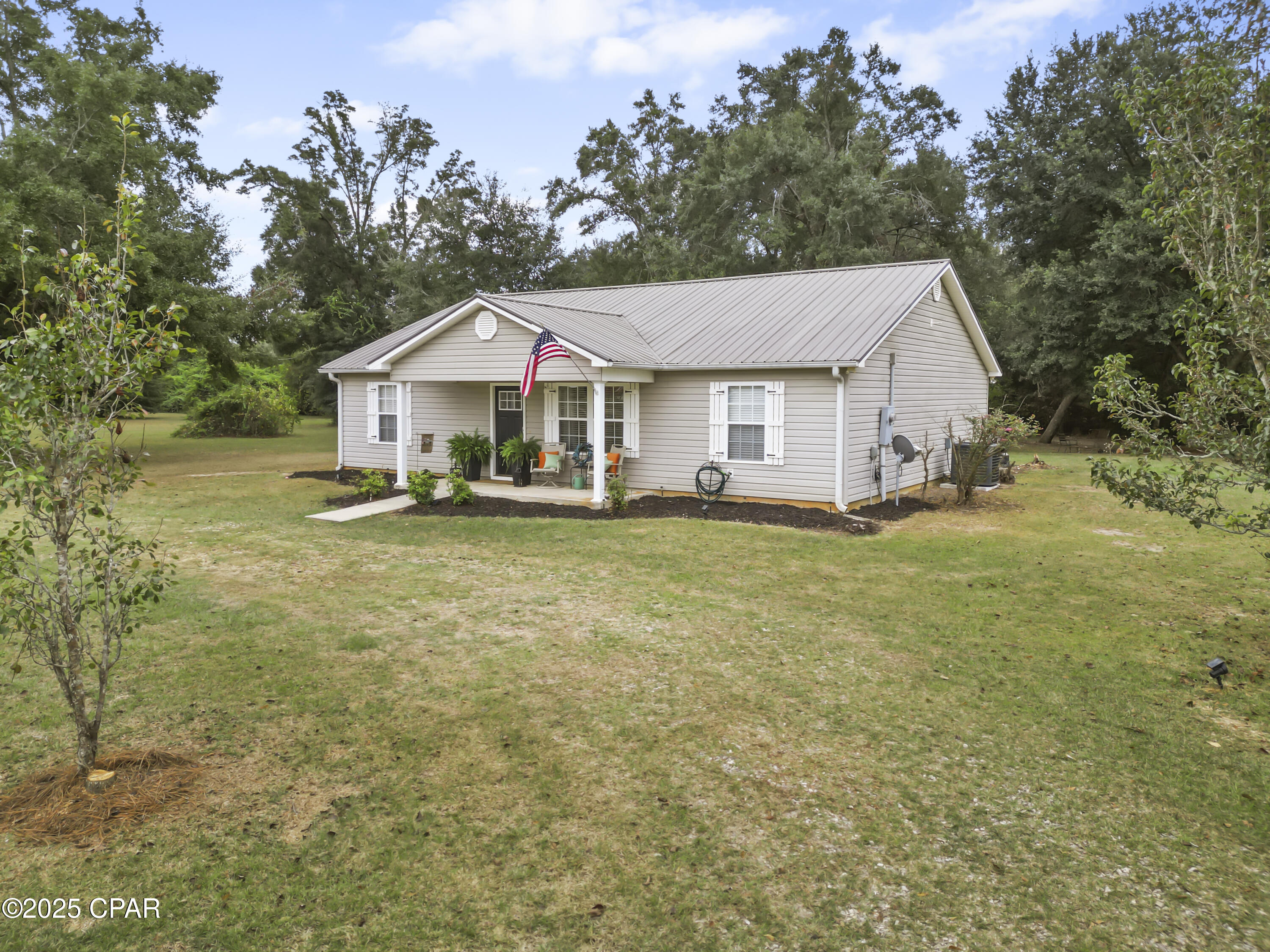 17730 Cardinal Drive Blountstown, FL 32424 - Photo 2 of 32