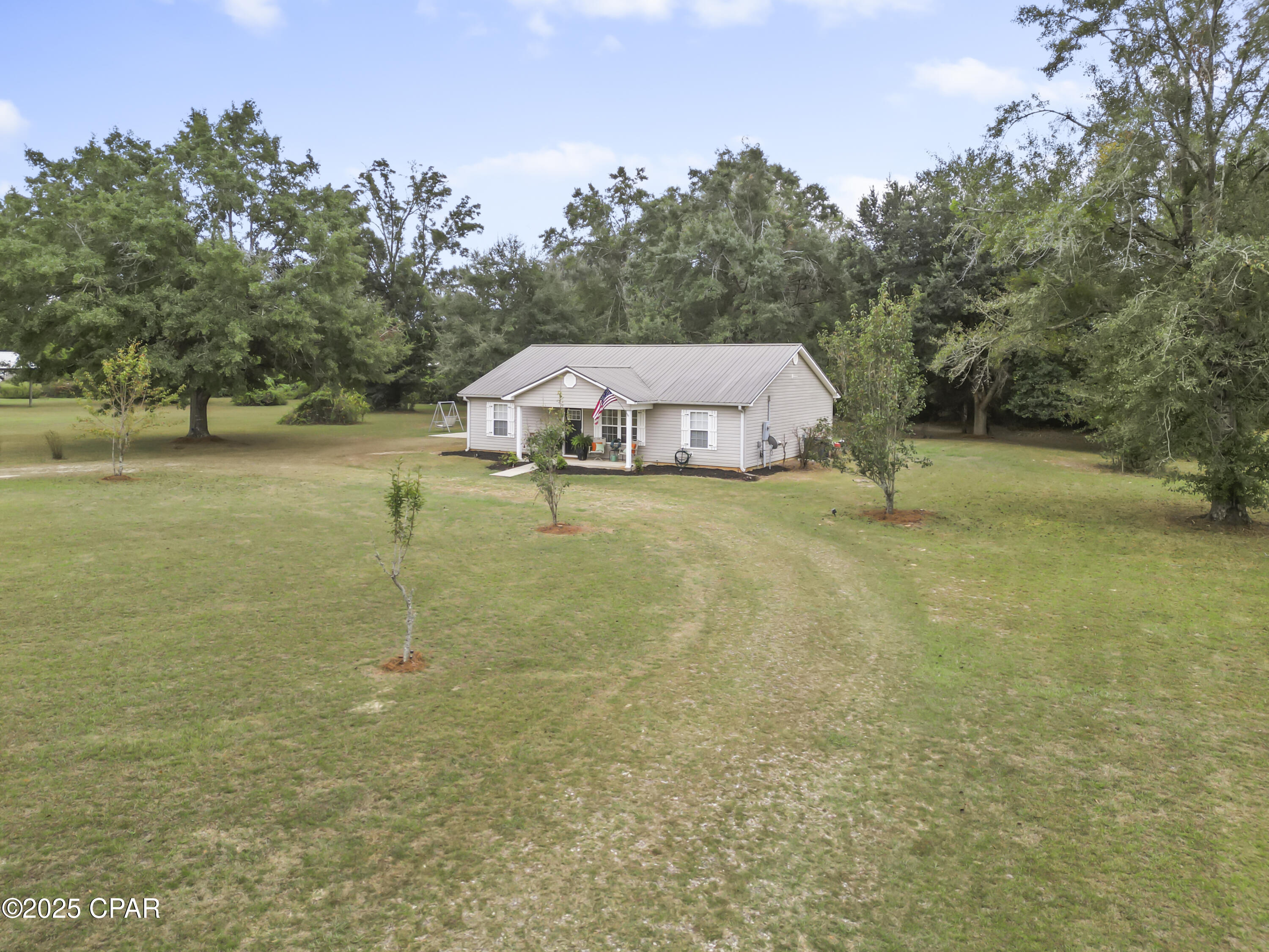 17730 Cardinal Drive Blountstown, FL 32424 - Photo 4 of 32