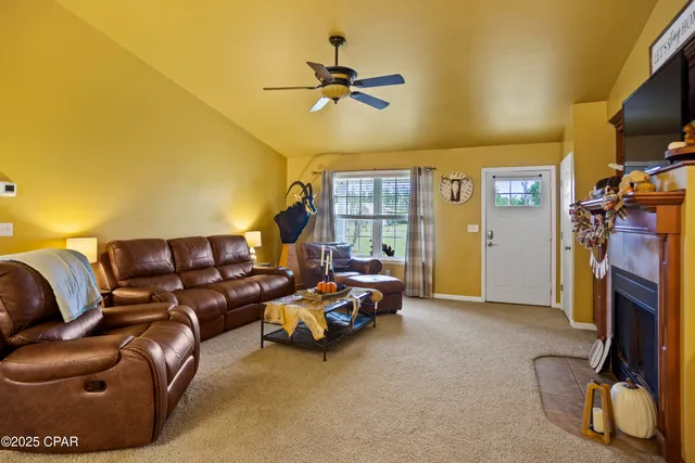 $279,900 | 17730 Cardinal Drive, Blountstown, FL 32424