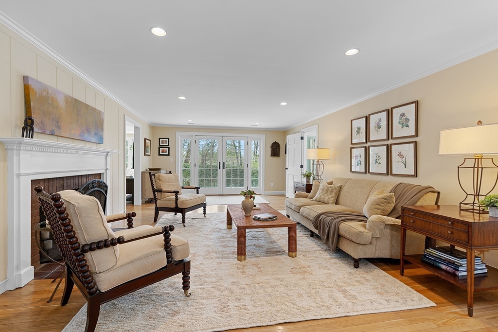 63 Claypit Hill Road Wayland, MA 01778 - Photo 11 of 37