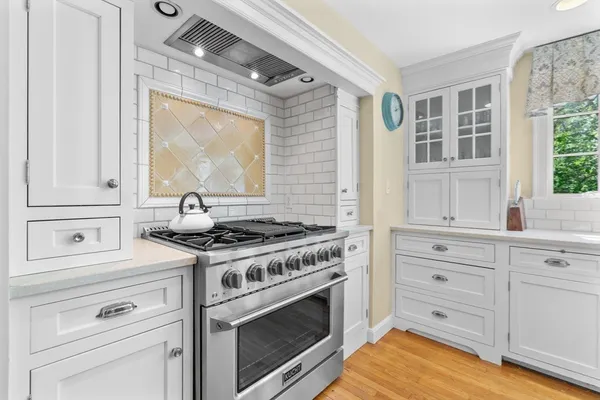 $2,195,000 | 63 Claypit Hill Road, Wayland, MA 01778