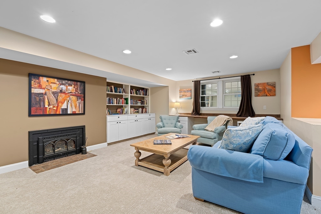 63 Claypit Hill Road Wayland, MA 01778 - Photo 25 of 37