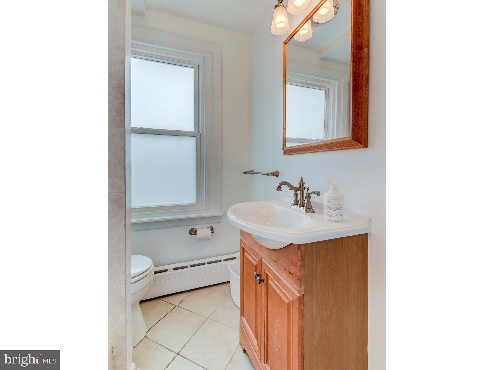 237 Rector Street Philadelphia, PA 19128 - Photo 16 of 23 Hall bath