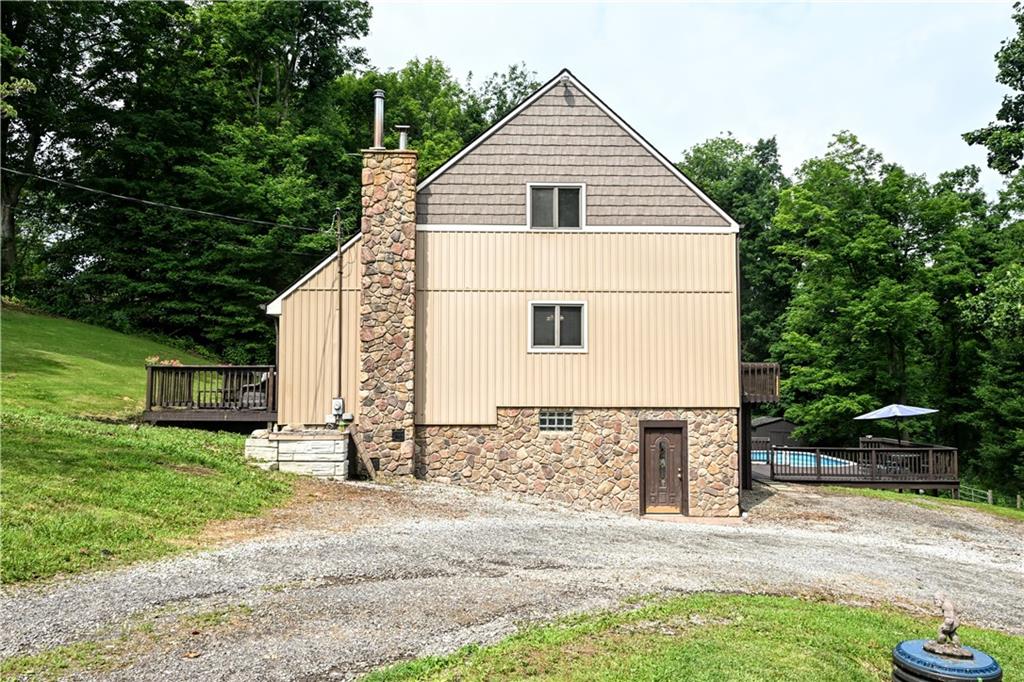 391 Maple Road Burgettstown, PA 15021 - Photo 4 of 44