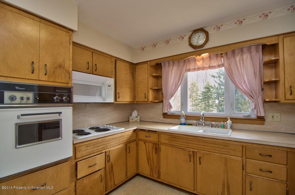 714 Dragon Road Clarks Summit, PA 18411 - Photo 10 of 48 Gallery Image 10