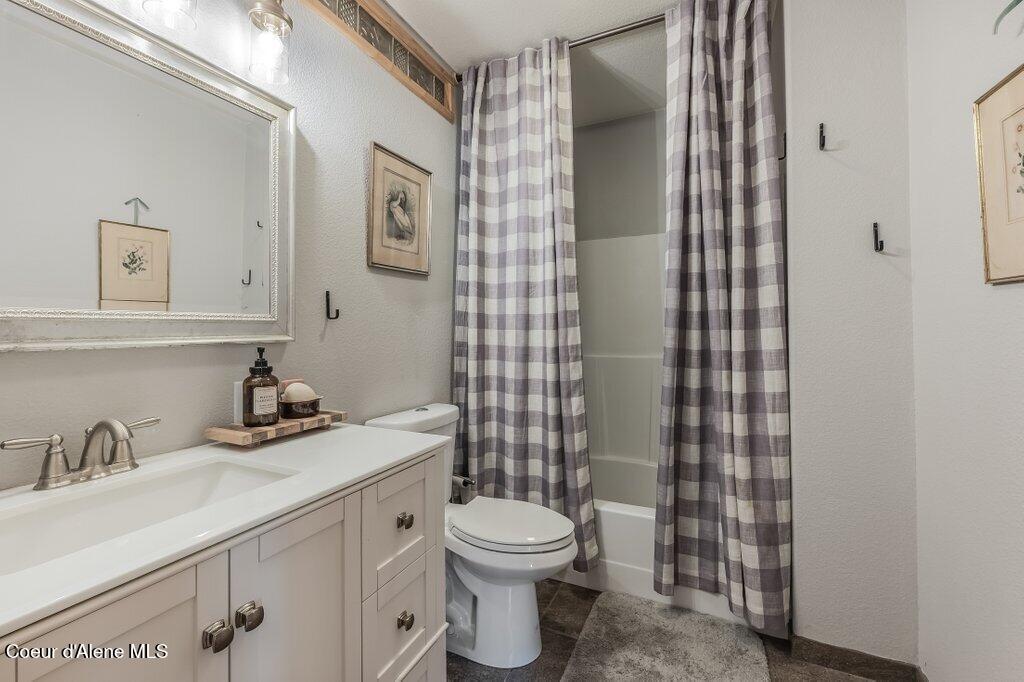 2875 Gold Creek Road Sandpoint, ID 83864 - Photo 27 of 92 Bathroom 2