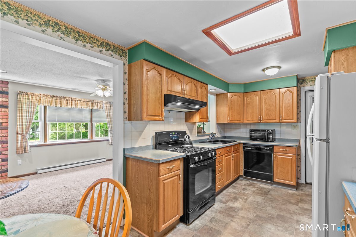 53 Blakeslee Road Wallingford, CT 06492 - Photo 5 of 37
