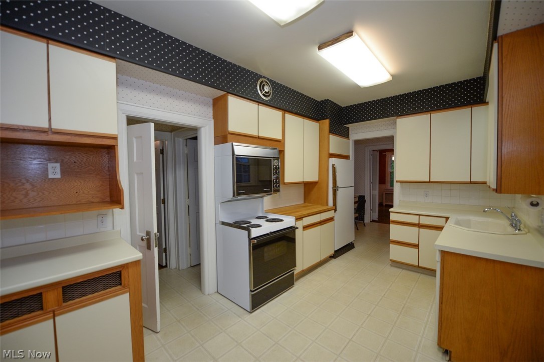 235 Overwood Road Akron, OH 44313 - Photo 13 of 35 Large kitchen with European cabinets