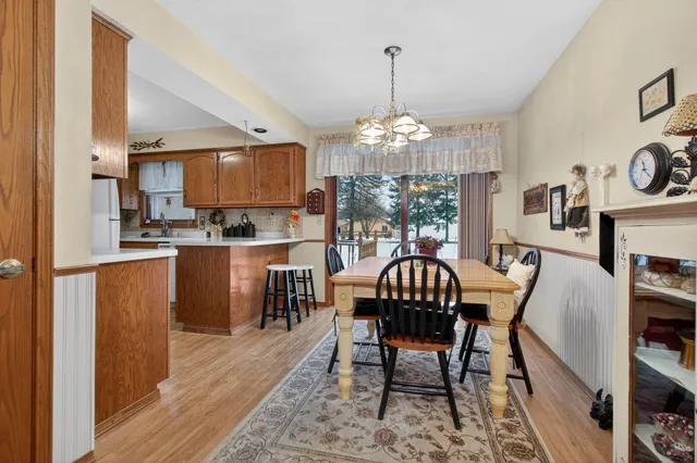 $319,900 | 2516 West Sunnyview Circle, Appleton, WI 54914