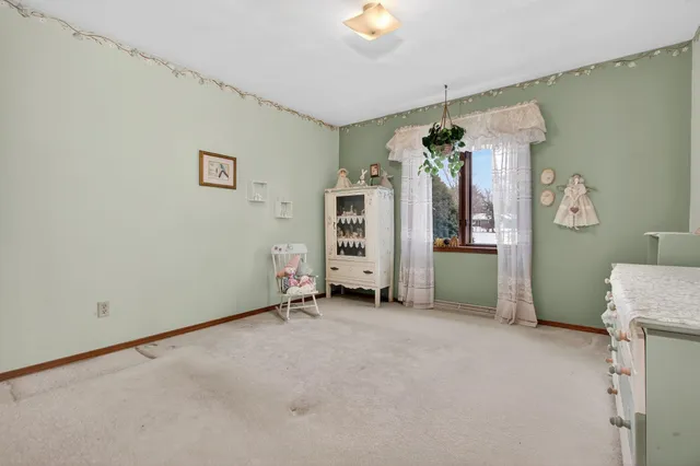 $319,900 | 2516 West Sunnyview Circle, Appleton, WI 54914