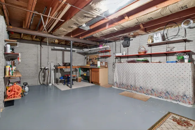 $319,900 | 2516 West Sunnyview Circle, Appleton, WI 54914