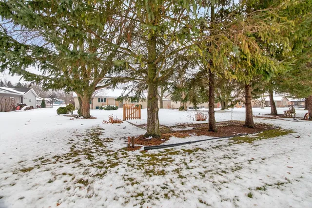 $319,900 | 2516 West Sunnyview Circle, Appleton, WI 54914