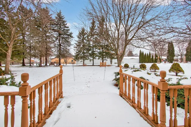 $319,900 | 2516 West Sunnyview Circle, Appleton, WI 54914