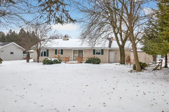 $319,900 | 2516 West Sunnyview Circle, Appleton, WI 54914