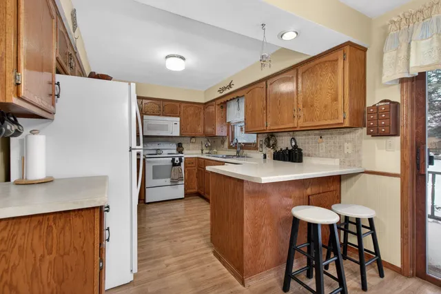 $319,900 | 2516 West Sunnyview Circle, Appleton, WI 54914