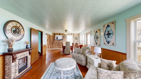 $275,000 | 19439 Co Hwy EE, Sylvan, WI 53581