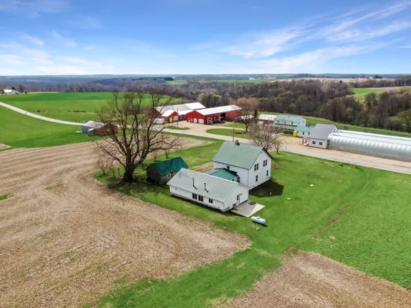 $275,000 | 19439 Co Hwy EE, Sylvan, WI 53581