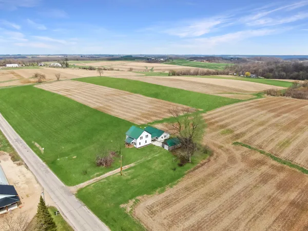 $275,000 | 19439 Co Hwy EE, Sylvan, WI 53581