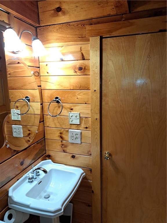 418 Bacon Run Road Clarksville, PA 15322 - Photo 13 of 28 Main Bath
