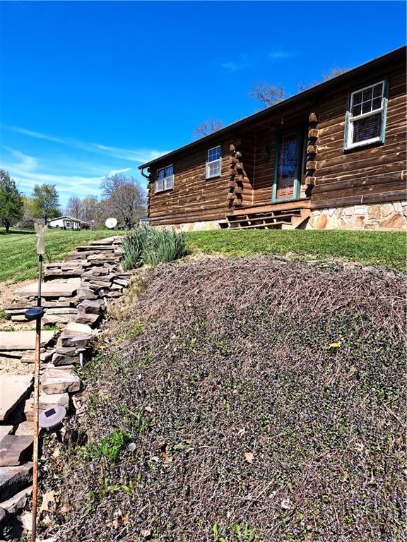 Stone walkway from driveway