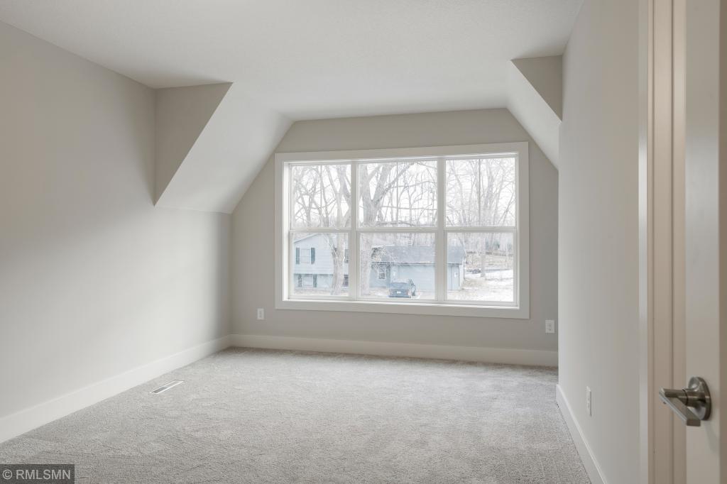 4818 Ridge Road Minnetonka, MN 55345 - Photo 22 of 29 Gallery Image 22