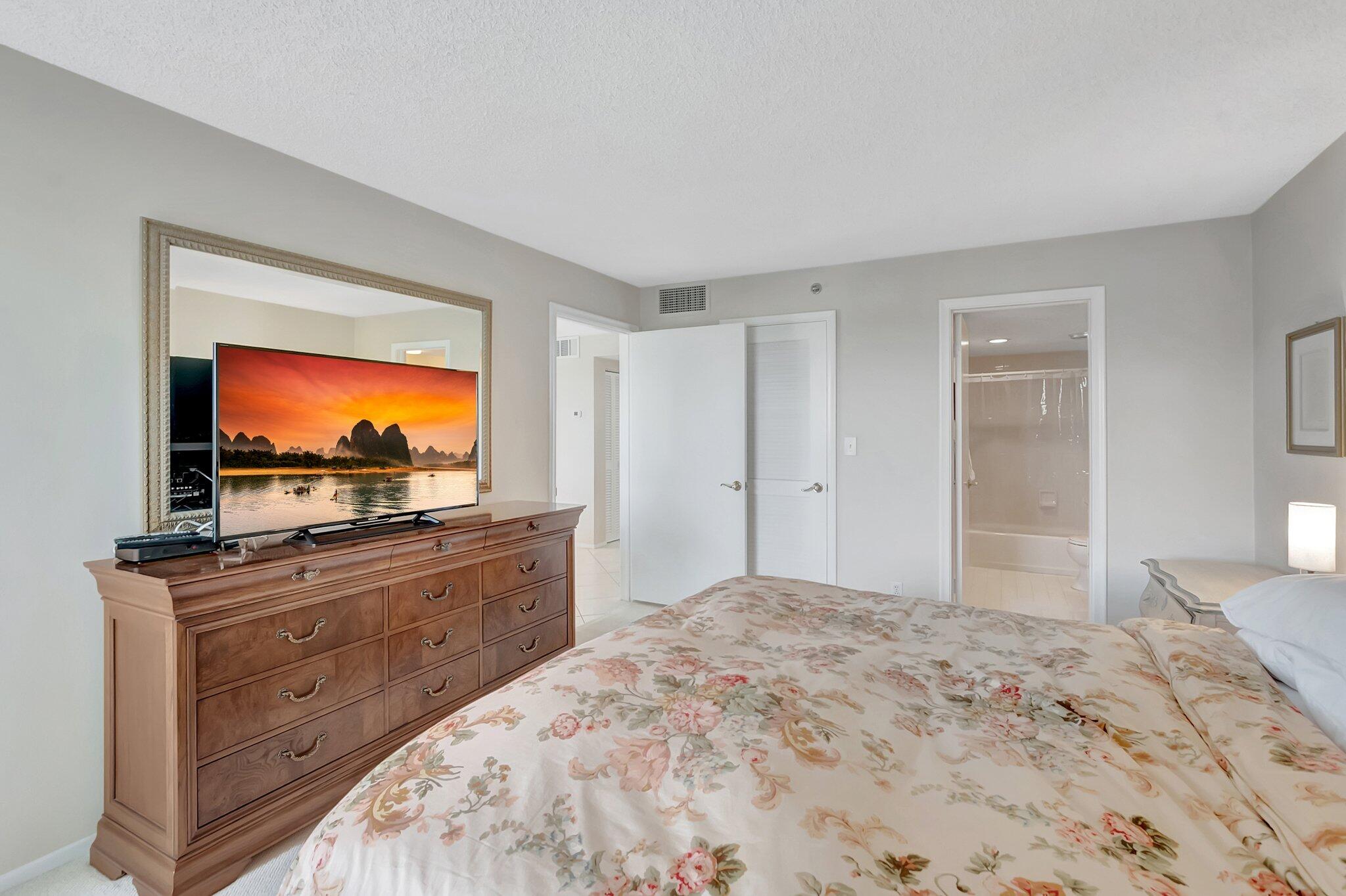 1625 Bridgewood Drive Boca Raton, FL 33434 - Photo 19 of 80 28-web-or-mls-DSC_0111