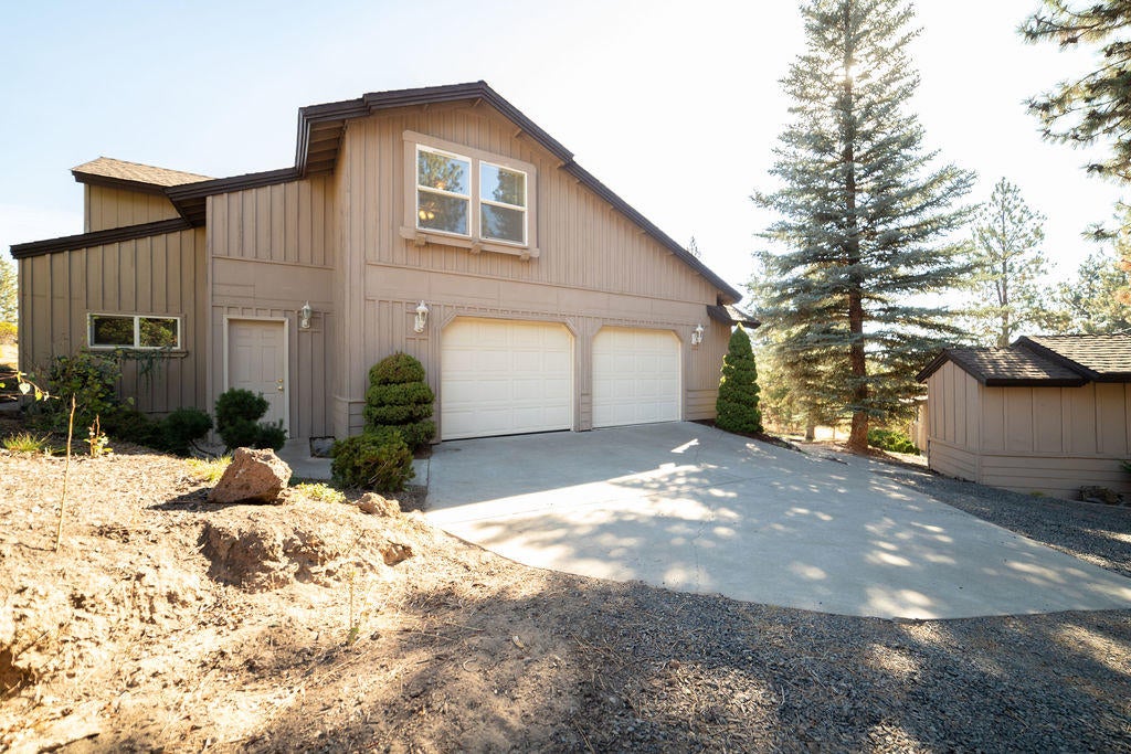 19132 Pumice Butte Road Bend, OR 97702 - Photo 38 of 49 PhotoMyListing-15