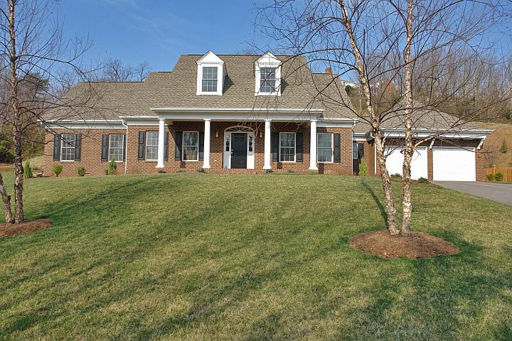 601 Highfield Road Salem, VA 24153 - Photo 1 of 6 font of home