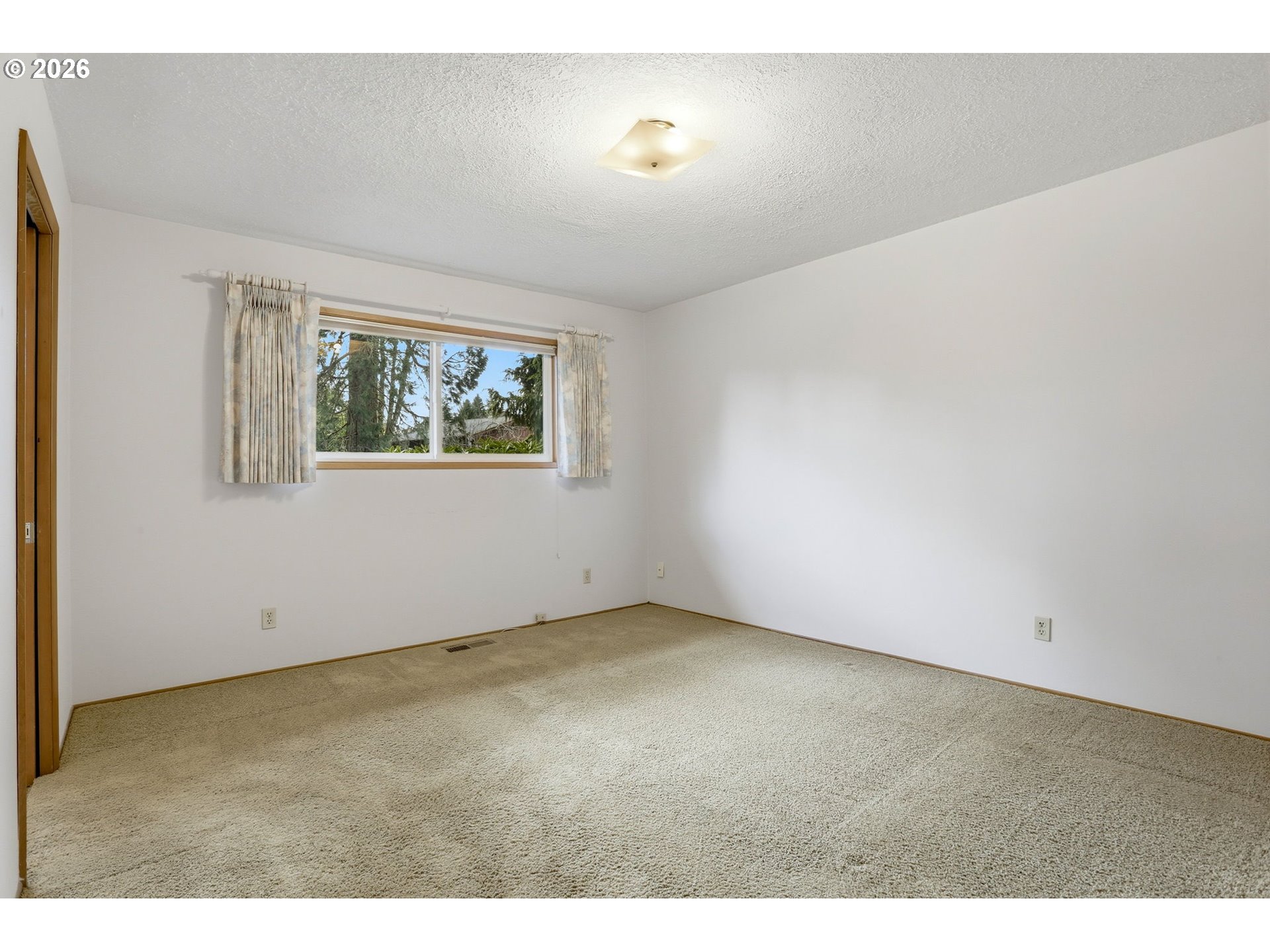 9925 Southwest Inez Street Portland, OR 97224 - Photo 16 of 32