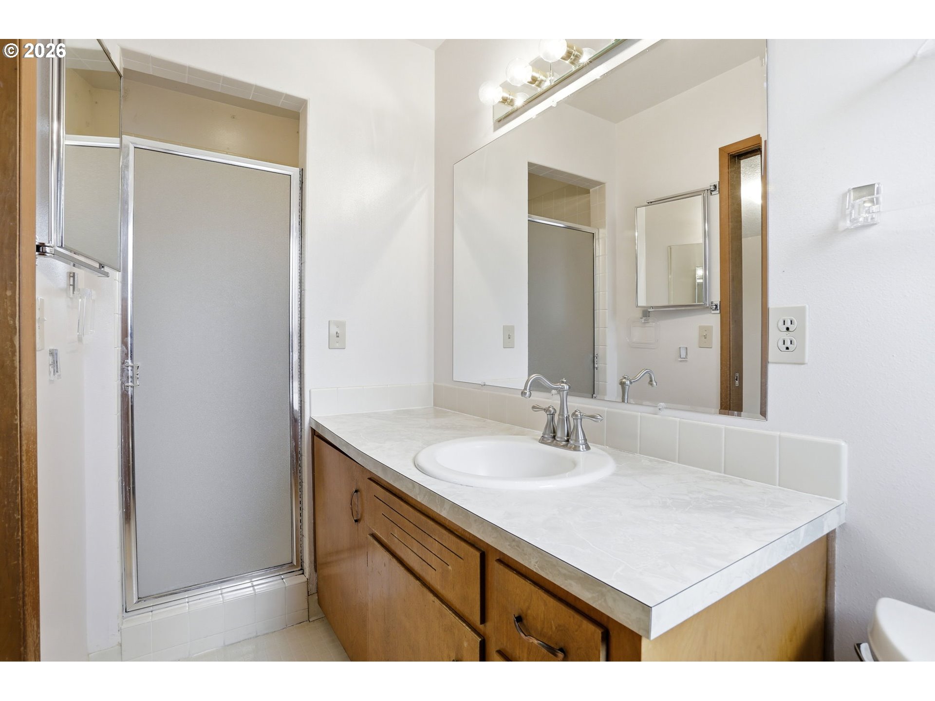 9925 Southwest Inez Street Portland, OR 97224 - Photo 19 of 32