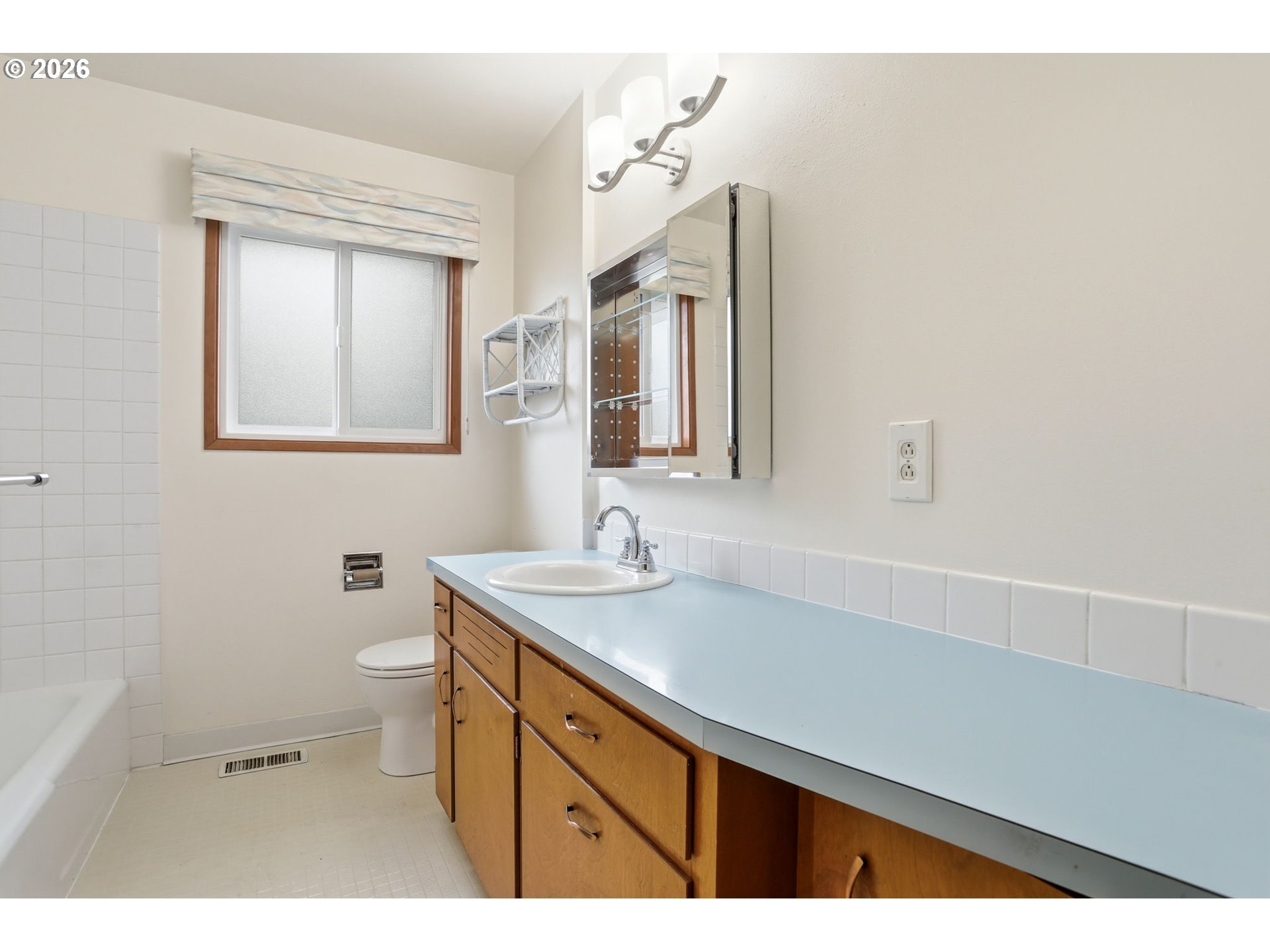 9925 Southwest Inez Street Portland, OR 97224 - Photo 22 of 32