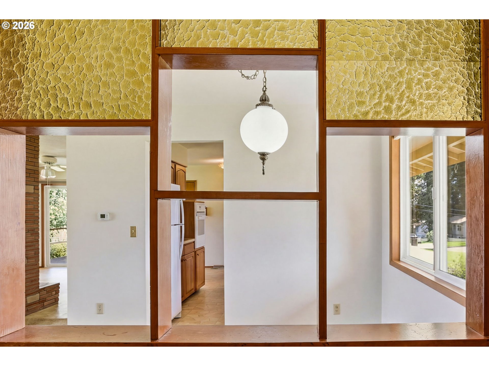 9925 Southwest Inez Street Portland, OR 97224 - Photo 7 of 32