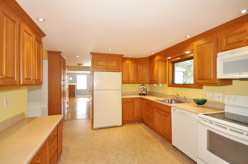 34 Quaboag Road Acton, MA 01720 - Photo 5 of 20 Gallery Image 5